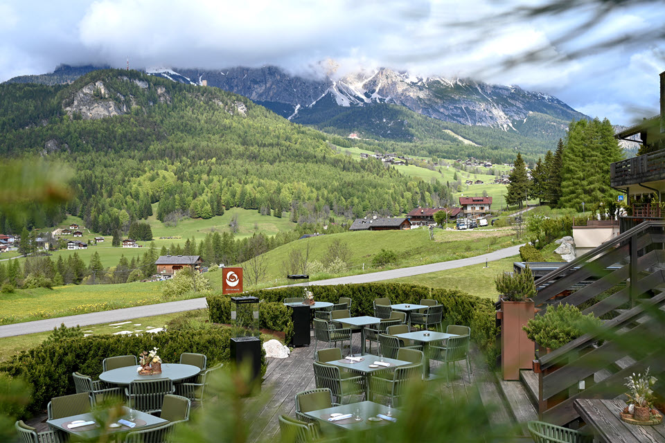Rosapetra Spa Resort com montanhas